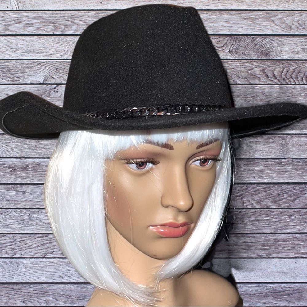 Black felt cowgirl hat! Cute gunmetal chain band!